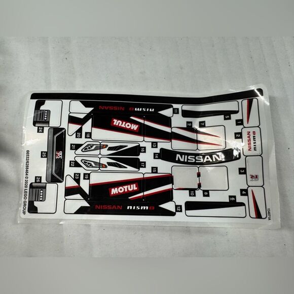 LEGO Speed Champions Nissan GT-R NISMO 76896 Complete w/ Minifig, Instruct, Box - Picture 6 of 7